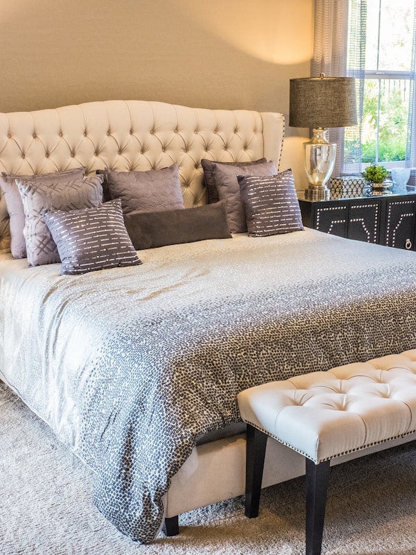 opulence-tufted-king-bed-set